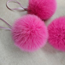 Load image into Gallery viewer, Flamingo pink pompom
