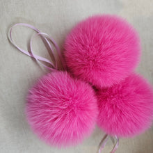 Load image into Gallery viewer, Flamingo pink pompom
