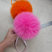 Load image into Gallery viewer, Flamingo pink pompom
