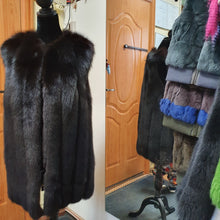 Load image into Gallery viewer, Polar fox fur vest
