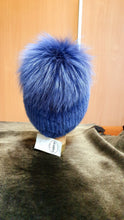 Load image into Gallery viewer, Mink hat with silver fox pompon
