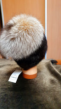 Load image into Gallery viewer, Mink hat with silver fox
