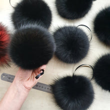 Load image into Gallery viewer, Black polarfox pompom
