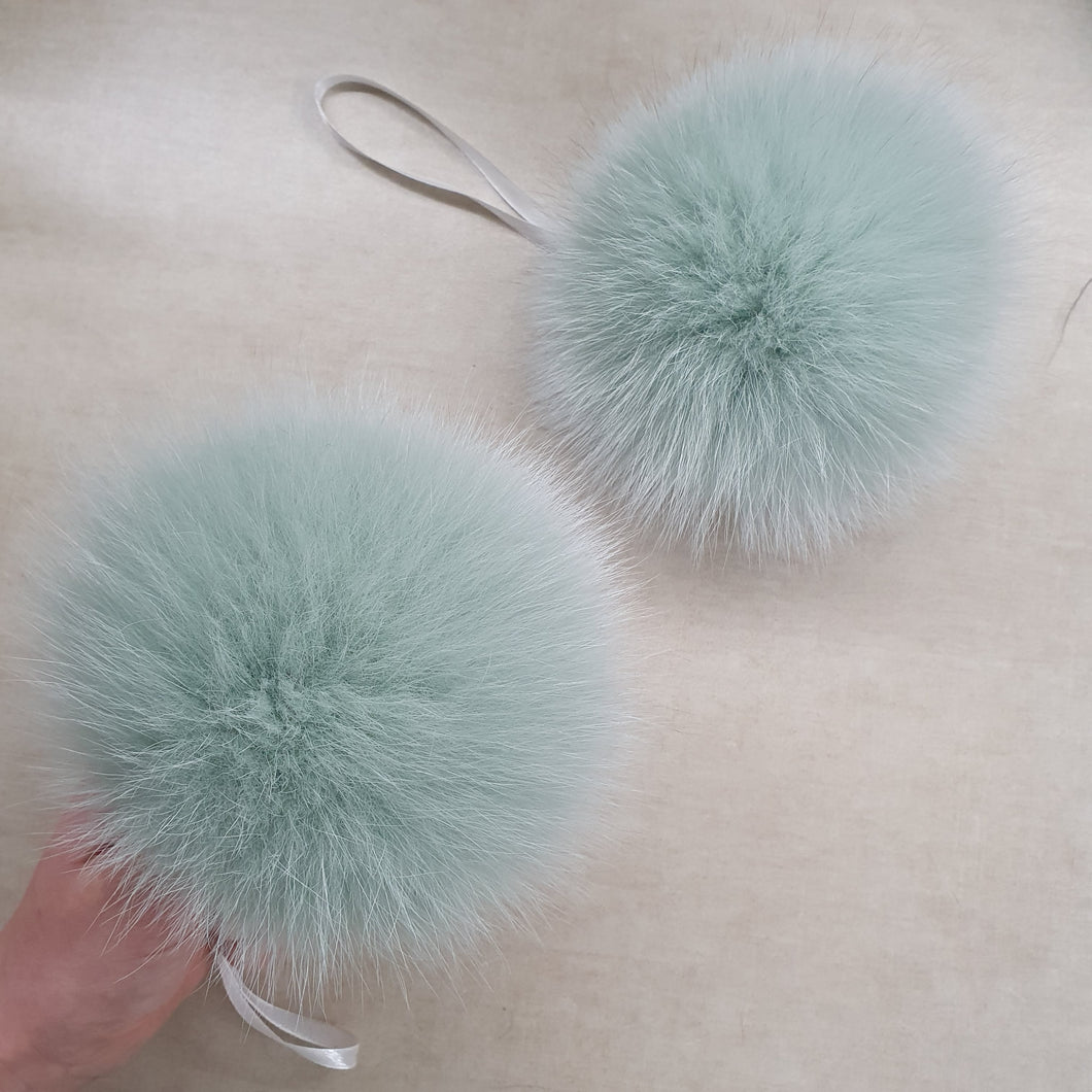 Mint pompom