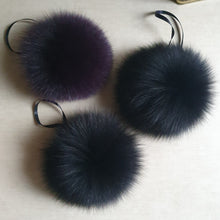 Load image into Gallery viewer, Black polarfox pompom
