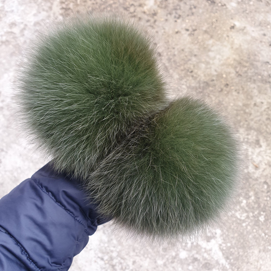 Green polar fox pompom.