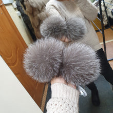 Load image into Gallery viewer, Silver fox pompom. Frost
