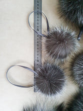 Load image into Gallery viewer, Silver fox pompom. Frost
