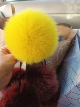 Load image into Gallery viewer, Lemon pompom
