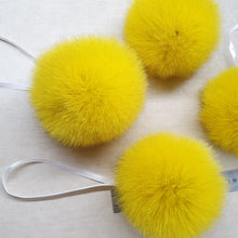 Load image into Gallery viewer, Lemon pompom
