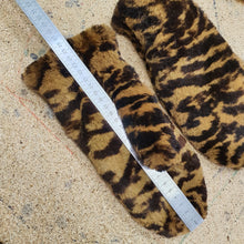 Load image into Gallery viewer, Rabbit fur mittens 5
