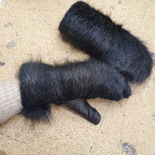 Load image into Gallery viewer, Dark blue mittens 7
