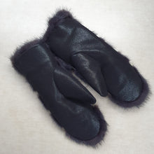 Load image into Gallery viewer, Mink mittens 7
